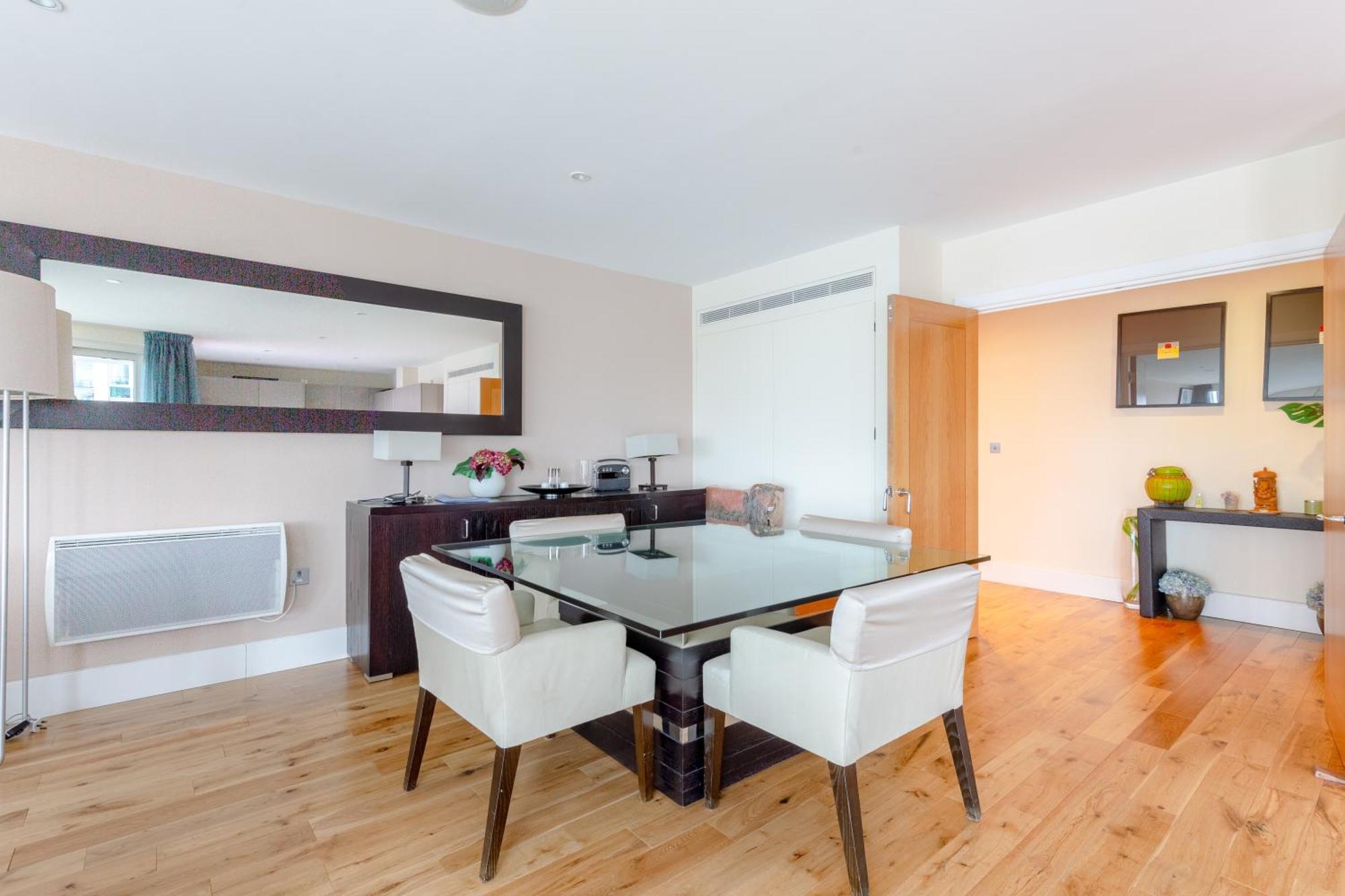 Gorgeous 3 Bedroom Flat In Vauxhall With Views Appartamento *