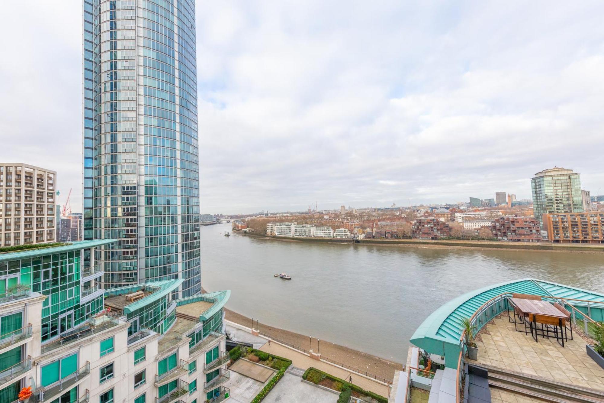 Gorgeous 3 Bedroom Flat In Vauxhall With Views Appartamento *