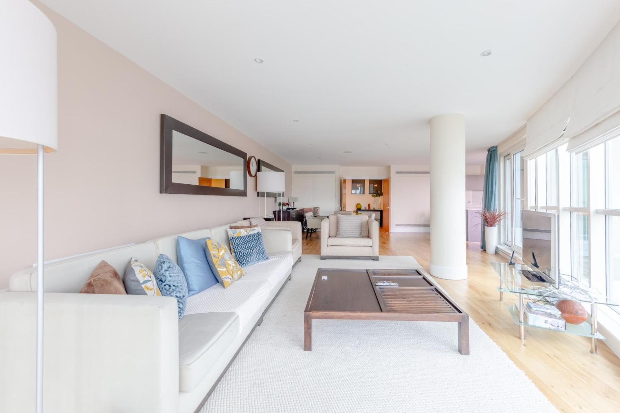 Gorgeous 3 Bedroom Flat In Vauxhall With Views Londra